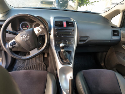 Toyota Auris 1.4 d4-d Executive + Pack Sport (kms REAIS)