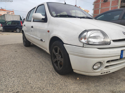 Renault Clio 1.9 Dti