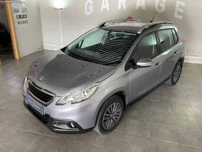 Peugeot 2008 1.2 Puretech - Cx. Automática - 156EUR