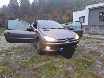 Peugeot 206 1.1 XS com direcção assistida