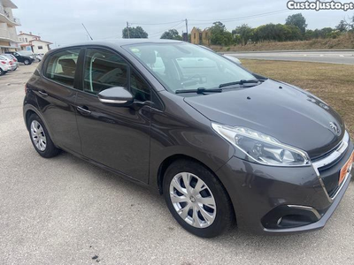 Peugeot 208 1.5 hdi 100cv