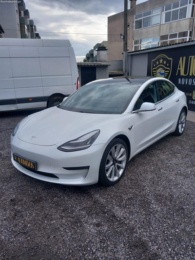 Tesla Model 3 Long Range