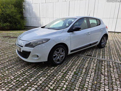 Renault Mégane III 1.5 DCI 110 CV - 6 Velocidades.