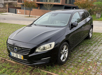 Volvo V60 Plug In Hybrid  2.4 diesel 215cv