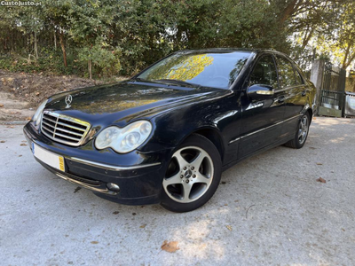 Mercedes-Benz A 220 AVANTGARDE NACIONAL AUTO