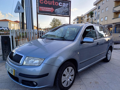 Skoda Fabia 1.2 i     ( Viatura Nacional  )