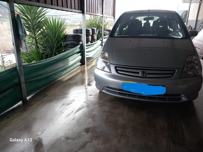 Honda Stream 1.7