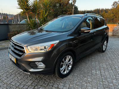 Ford Kuga 1.5 TDCI TITANIUM