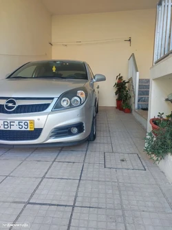 Opel Vectra GTS 1.9 CDTi