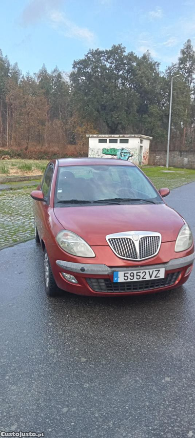 Lancia Ypsilon Impecável