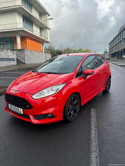 Ford Fiesta ST (DESPORTIVO) SUPER NOVO