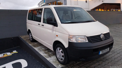 VW Transporter 9 lugares