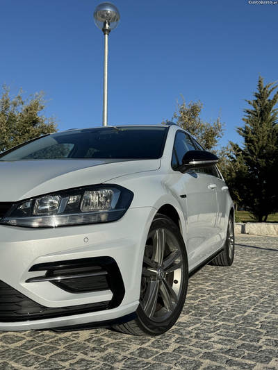 VW Golf Variant R-Line