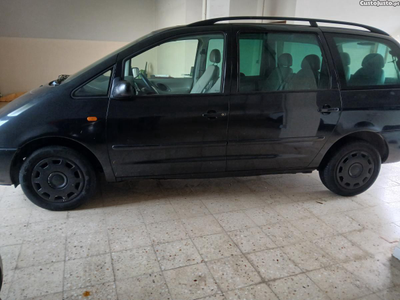 VW Sharan 1.9 TDI 110 CV CARAT