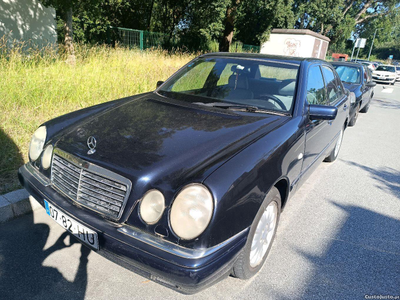 Mercedes-Benz E 220 Diesel ( não é CDI)