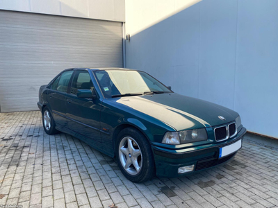 BMW 325 E36