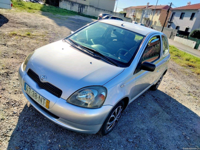 Toyota Yaris 2 portas