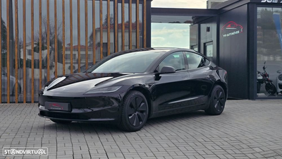 Tesla Model 3 Tração Traseira