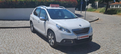 Peugeot 2008 1.6 HDi Allure Automático