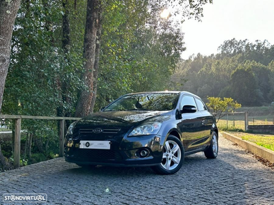 Kia Ceed S Coupé 1.4 CVVT EX ISG