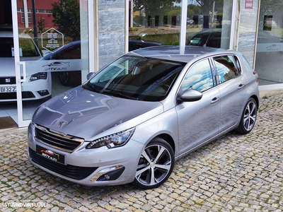 Peugeot 308 1.2 PureTech Allure EAT6