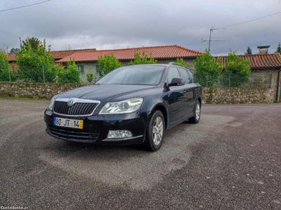 Skoda Octavia 1.6 TDI Break Como nova