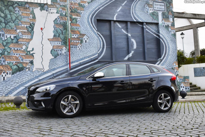 Volvo V40 VOLVO V40 2.0 D4 190CV R-DESIGN SUMMUM