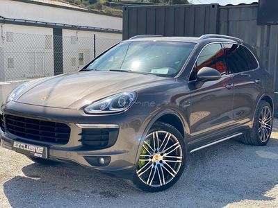 Porsche Cayenne S E-Hybrid