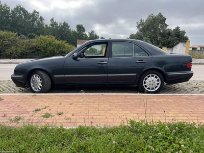 Mercedes-Benz E 220 CDI