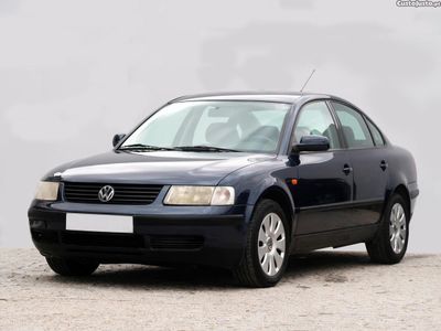 VW Passat 1.6 SR 100cv, 185000kms, hist.completo,excelente