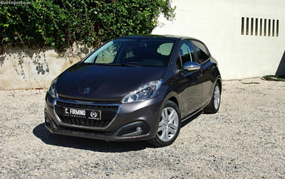 Peugeot 208 1.2 PureTech Signature