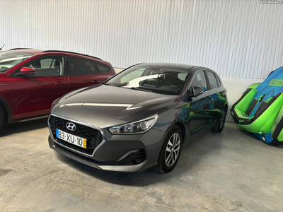 Hyundai i30 1.6 CRDI Style + Navi