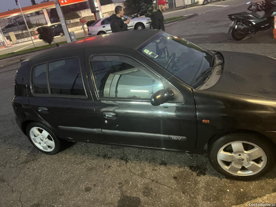 Renault Clio 2002