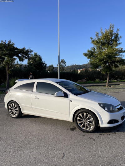 Opel Astra Gtc