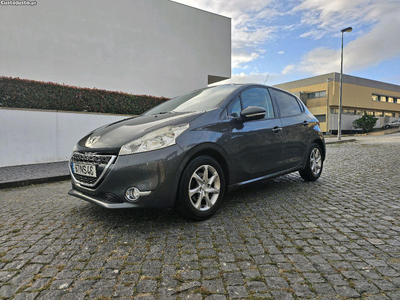 Peugeot 208 1.2 Active