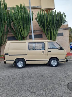 Toyota HiAce LH51