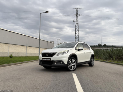 Peugeot 2008 1.2 TURBO ALLURE / Navegação / 44 Mil Qlm