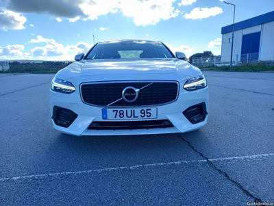 Volvo S90 D4 R-Design