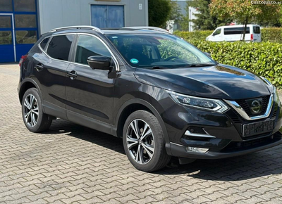 Nissan Qashqai 1.2 DIG-T N-Connecta 18 Xtronic