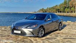 Lexus ES 300h Business