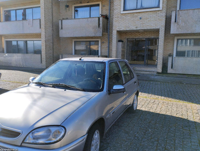 Citroën Saxo passageiros