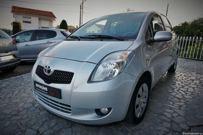 Toyota Yaris 1.4 D-4D Comfort + AC 5P