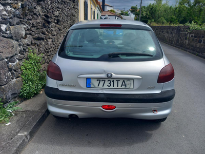 Peugeot 206 1100 gasolina