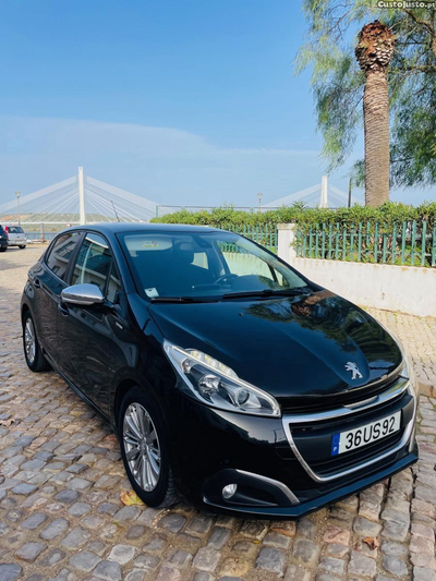 Peugeot 208 1.6 HDI STYLE