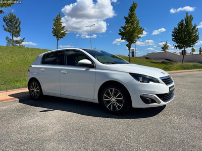 Peugeot 308 1.6 BlueHDi Allure - Full Extras