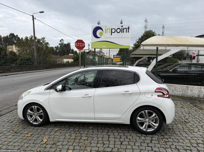 Peugeot 208 1.6 HDI Allure Panoramico