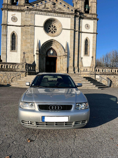 Audi A3 Sport 110cv