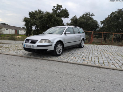 VW Passat (3Bg)