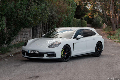 Porsche Panamera Sport Turismo 4 E-Hybrid