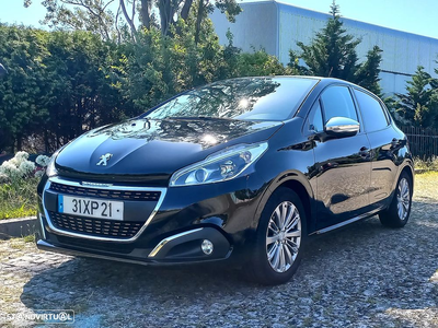 Peugeot 208 1.2 PureTech Signature